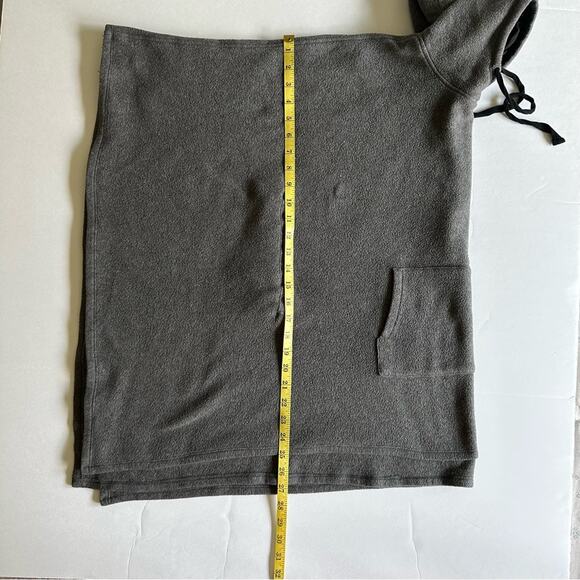 Cuddl Duds Fleece Poncho Shawl Wrap Cape Hooded Kangaroo Pocket Gray Women's S/M - Picture 12 of 12